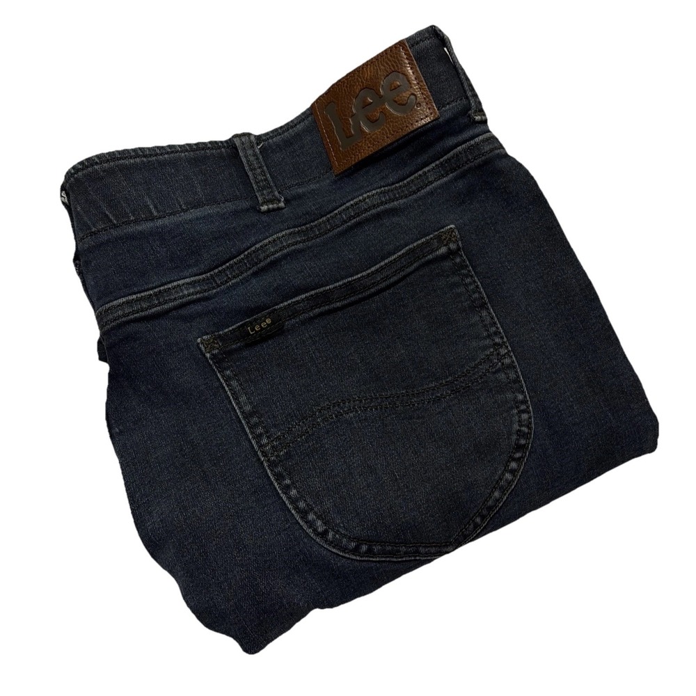 LEE EXTREME MOTION MVP ATHLETIC FIT TAPERED LEG JEANS; 42X30 Dark Wash